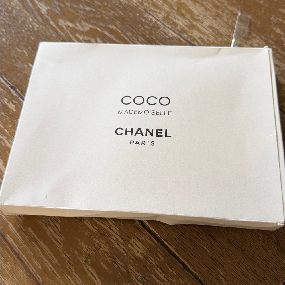 GWP CoCo Chanel Cream Clutch Bag - Picture 8 of 10